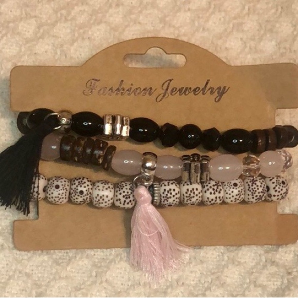 NWT 3 Piece Boho Tassels flowers beaded stretch Bracelet Set